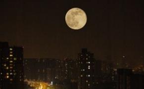 @深圳市民 6月14日19时9分可看到最圆满月