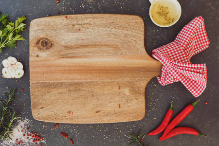 切菜板怎么保养才不会发霉？菜板用什么材质的最好最安全？